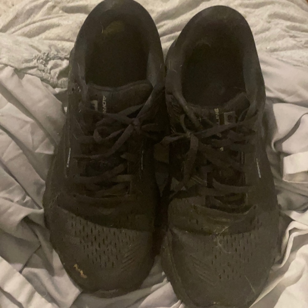 Black brooks shoes